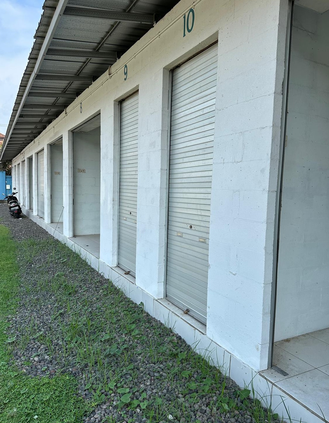 Numbered storage units with secure roller doors